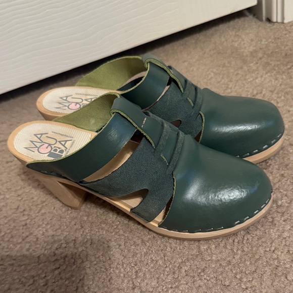 Green Leather Maguba Swedish Women's Clogs 37 *rare color* - Picture 2 of 7
